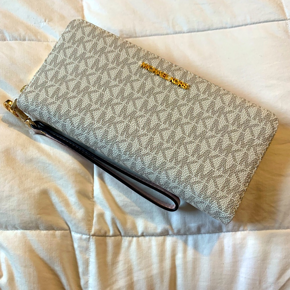 Michael Kors Jet Set Travel Continental